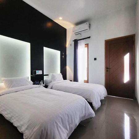 Cabin15 - Syariah Blitar Экстерьер фото